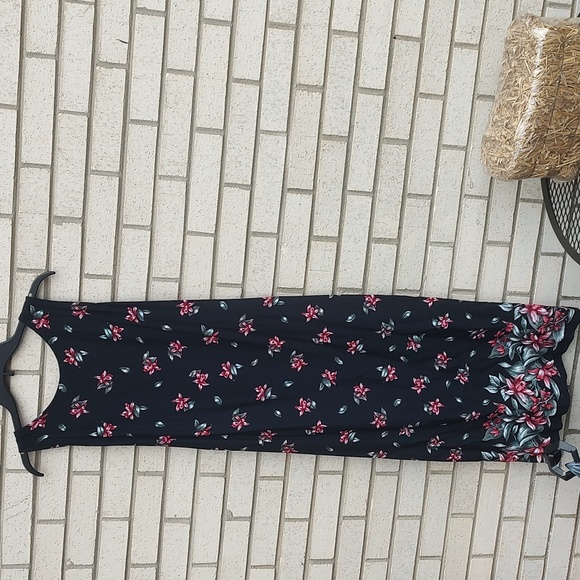 Flower Dress - Picture 4 of 15